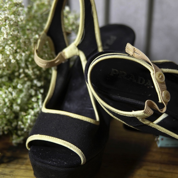 VINTAGE PRADA WEDGES - Picture 4 of 4